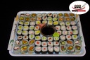 Суши сет от 60, 76 или 80 различни видове хапки с доставка за вкъщи, от Суши Маркет