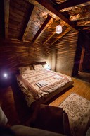 Романтична почивка в Лещен от 1 Юни до 22 Декември! 1 или 2 нощувки за двама от Дървената еко къща с хидромасажна вана