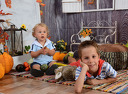 Детска или семейна фотосесия в студио с декори, аксесоари, 10 или 20 обработени кадъра