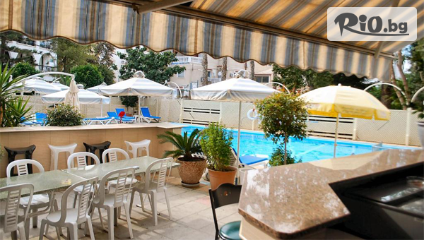 Почивка на море в Ларнака, Кипър! 7 нощувки със закуски и възможност за вечери или All inclusive в San Remo Hotel + самолетен билет, от Солвекс