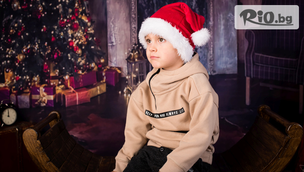 Коледна семейна фотосесия с 15, 30 или всички обработени кадъра + ефектен Коледен колаж с 55% отстъпка, от Pandzherov Photography