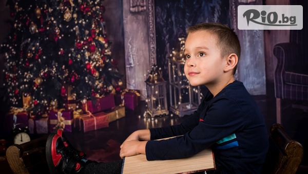Коледна семейна фотосесия с 15, 30 или всички обработени кадъра + ефектен Коледен колаж с 55% отстъпка, от Pandzherov Photography