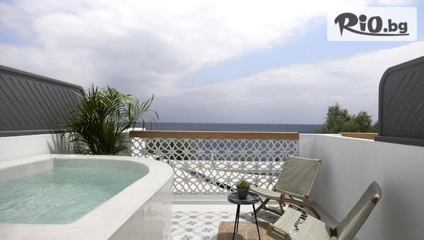 Ранни записвания за Майски празници на Санторини! 3 нощувки и закуски + басейн, собствен плаж в Afroditi Venus Beach Hotel & Spa 4* + самолетен билет, от Солвекс