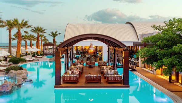 Великден в Паралия Катерини! 3 нощувки, закуски, вечери, Традиционен великденски брънч с DJ в Mediterranean Village Hotel &Spa 5* + чадър и шезлонг на плажа, басейн, СПА от Солвекс