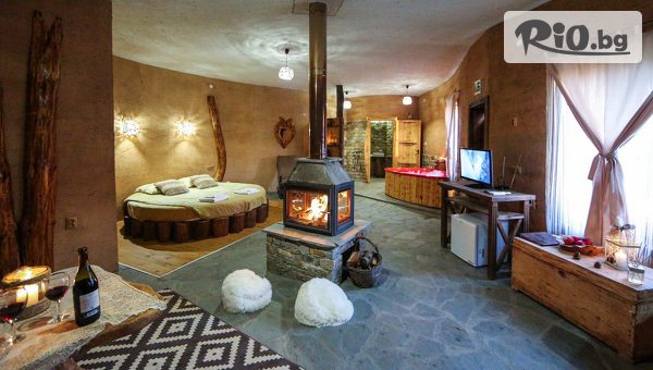 Романтична почивка в Родопите от 1 Юни до 22 Декември! 1 или 2 нощувки за двама + ползване на хидромасажна вана, от Еко къща Землянка, с. Лещен