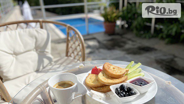 Почивка във Велинград! Нощувка със закуска + външен минерален басейн, шезлонг и чадър, от ArdoVel Park Hotel