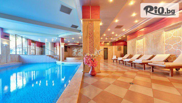 Почивка в Хисаря до 31 Януари! Нощувка със закуска + вътрешен минерален басейн и релакс зона + Безплатно за дете до 12 г., от Хотел Клуб Централ 4*