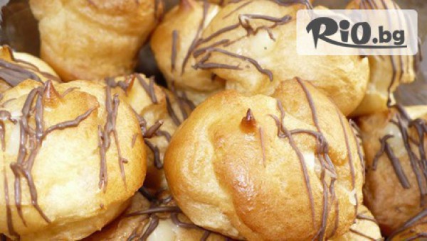 Неустоимо сладки съкровища! Еклерчета или ръчно рисувани петифури - 50 бр от 6.89лв, от Сладкарница Поли Деси