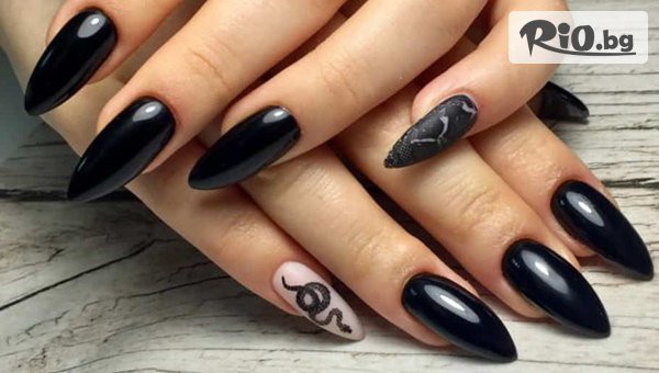 Дълготраен маникюр или педикюр с гел лак, укрепваща база + сваляне на стар гел лак с 43% отстъпка, предоставено от Студио за красота Guda Style