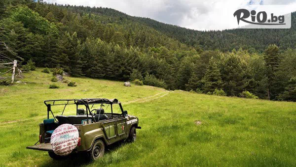 Сафари за двама в Родопите! Разходка с offroad джип до Елин връх и Гарванов камък с включени напитки