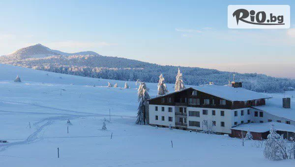 Планинска Коледна Приказка в Хотелски комплекс Еделвайс, Узана! 2 или 3 нощувки със закуски и вечери, едната Празнична + сауна
