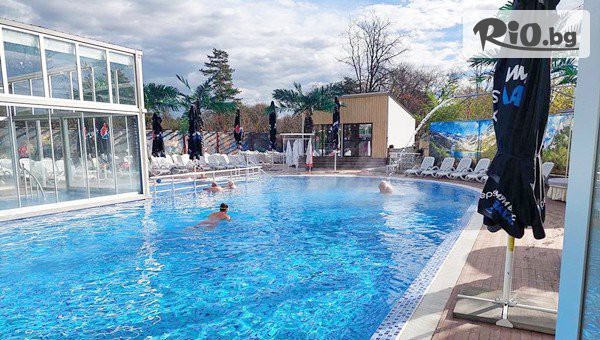 Релаксираща почивка в Баня, Карловско до 20 Декември! Нощувка със закуска и вечеря + 3 процедури на ден + минерален басейн и джакузи, от Хотел Царска баня