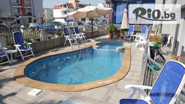 Посрещнете Гергьовден в семеен хотел Роял***, Несебър с пакети за 3, 4 и 5 дни с включени закуски и вечери зa 110,90 лв