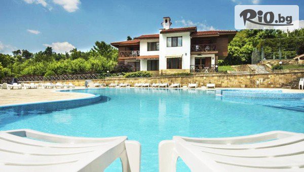 Почивка в Габровския Балкан до края на Октомври! Нощувка със закуска и възможност за вечеря + вътрешен и външен басейн, сауна и парна баня, от Комплекс Боженците Релакс