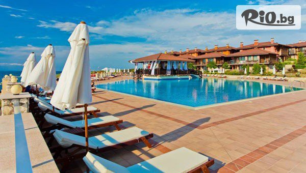 Луксозна почивка в Созопол през Септември - важи за празници! Нощувка в апартамент или вила за до шестима + външен басейн, шезлонг, чадър и паркинг, от Ваканционно селище Созополис
