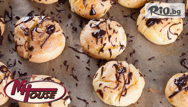 50 броя мини еклери с баварски крем, от Muffin House