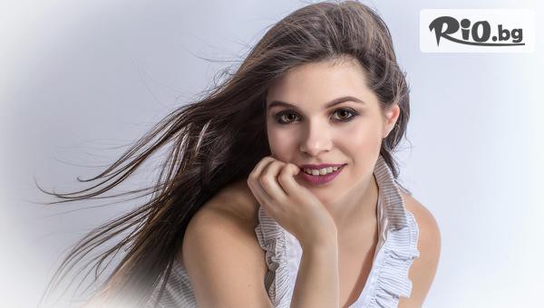 Прекрасен подарък за вас или ваш близък! Професионална лична фотосесия в студио с различни фонове и ефекти с всички обработени кадри + 10 с дълбок ретуш, декори, аксесоари с 53% отстъпка, от Arsov Image