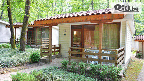 Цяло Лято 2026 във Вили Холидей на 250м. от брега на морето в Приморско! All Inclusive нощувка за до четирима + басейни