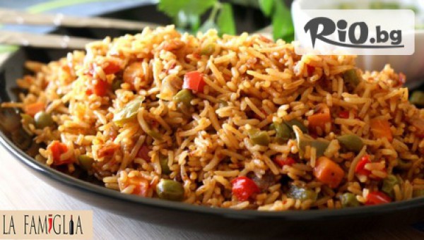 Салата, основно с гарнитура и  десерт по избор само за 6.89лв! Вкусно хапване от Ресторант La FamiGlia