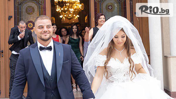 Сватбено заснемане на подписване до 2 часа + флашка и 30 кадъра на хартия, предоставено от Monkey Photo Studio