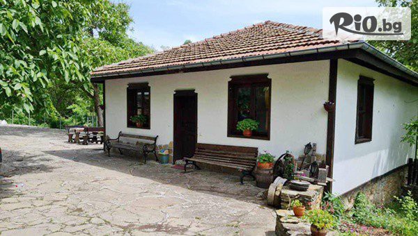 Изгодна почивка край Трявна до края на Февруари! Нощувка за 8 човека + барбекю и механа с камина, от Къща за гости Под орехите