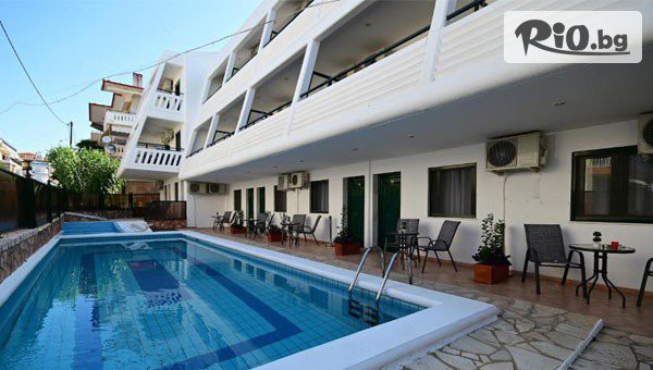 Септемврийски празници на Халкидики, Касандра! 3 нощувки със закуски и възможност за вечери в Hotel Villa Cariatis + автобусен транспорт