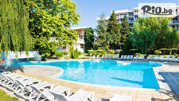 Лято 2026 Хотел Сенди Бийч 4* на първа линия в Албена! All Inclusive нощувка + басейн с мин. вода, 2 шезлонга и 1 чадър на плажа, от 19 до 25 Август