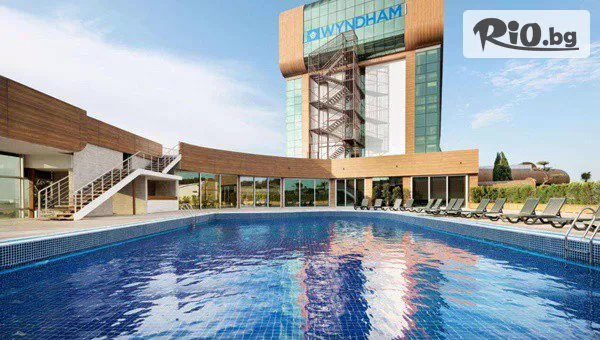 СПА уикенд за 8-ми Mарт в Hotel Wyndham Cerkezkoy 5*, Черкезкьой + шопинг в Чорлу! Нощувка със закуска и Празнична вечеря + транспорт Варна и Бургас