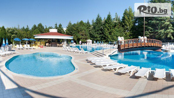 Лято 2026г. в Хотел Магнолия Плюс, Албена! All Inclusive нощувка + басейн с минерална вода, 2 шезлонга и 1 чадър на плажа през цялото лято
