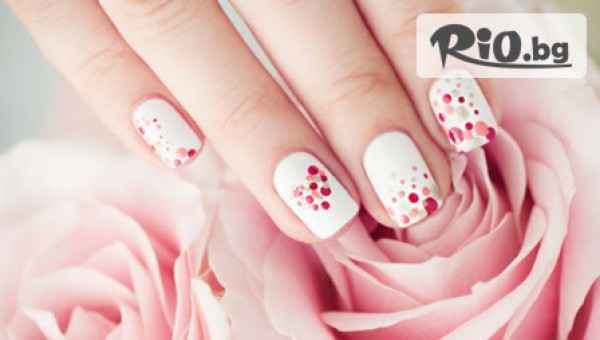 Маникюр или педикюр с гел лак или класически, плюс 2 декорации и безплатно сваляне на стар гел на цена от 5.90лв, от Салон за красота Miss Kiss