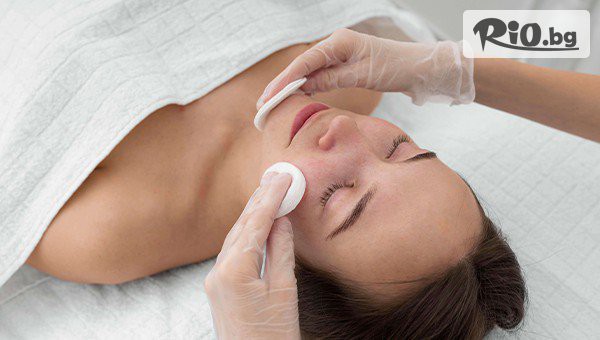 Дълбоко почистване на лице на ТОП цена, предоставено от DK beauty studio