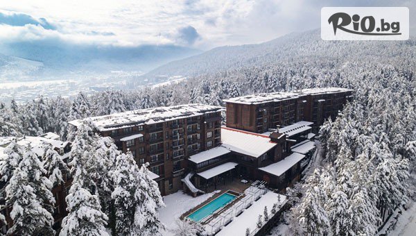 Нова година във Велинград! 3 или 4 нощувки, закуски и вечери, едната празнична с богата програма + басейни, релакс зона + БЕЗПЛАТНО за дете до 11.99 г. от Макси Парк Хотел и СПА 5*