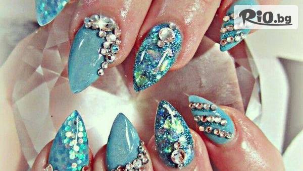 Перфектен маникюр с лак или гел лак + неограничен брой декорации или Перфектен педикюр с лак, от Салон за красота Beauty Place