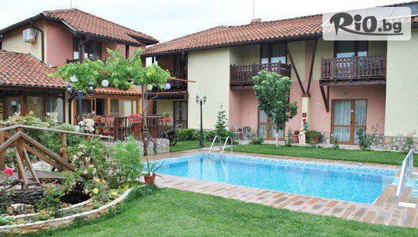 Почивка в Огняново до края на Септември! Нощувка със закуска + басейн, парна баня, сауна и джакузи, от Семеен хотел Комплекс Градина