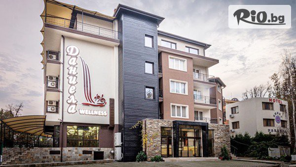 Почивка в Китен от 8 до 30 Септември! Нощувка със закуска, обяд и вечеря + външен басейн с джакузи, от Sunny Paradise 2 на 6 минути от Южния плаж