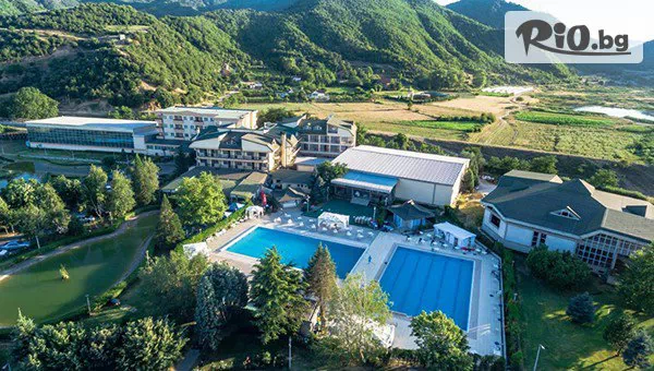 Нова година в Струмица! 3 нощувки със закуски и вечери, една от които Новогодишна и музика на живо в Hotel Sirius Spa & Wellness 4* + транспорт и посещение на Сандански и Рупите