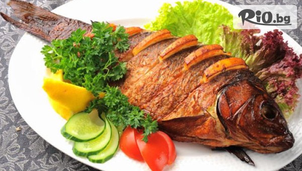 Печен или пържен шаран, пъстърва или сьомгова пъстърва, по избор + гарнитура варени картофи и зеле с моркови + пърленка, от Ресторант Перла