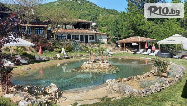 Почивка край Шумен до края на Декември! Нощувка със закуска и вечеря + външен и вътрешен отопляем басейн и релакс зона, от Комплекс Черни връх, с. Черни връх