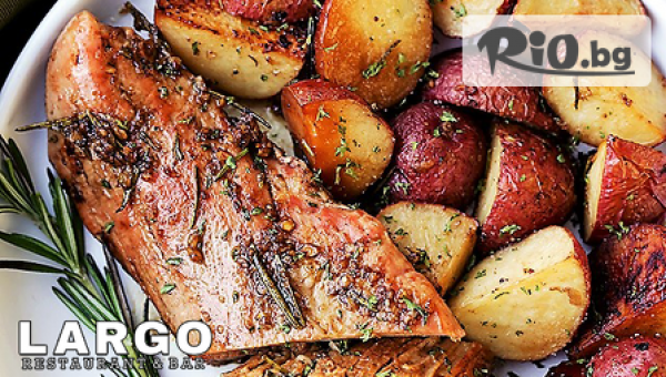 Вкусно предложение за свежа Салата /300гр/ и Основно ястие с гарнитура /300гр/ по избор с 51% отстъпка за 9.91лв, от Ресторант и Бар Largo