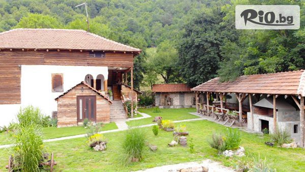 Нова година в Етно село Стара планина, Сърбия! 3 нощувки със закуски и 3 Празнични вечери с жива музика и НЕОГРАНИЧЕНА консумация на напитки, с транспорт по избор