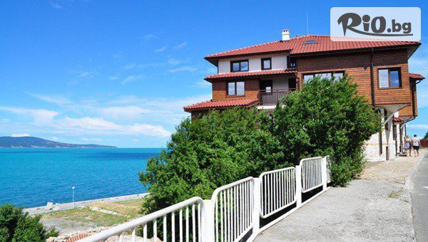 Почивка в Стария град на Несебър от 1 Септември до 31 Октомври - важи за празници! Нощувка на първа линия с гледка море за до шестима, от Villa Elea