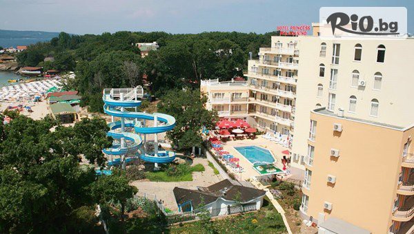 Почивка на първа линия в Китен от 7 до 21 Септември! Нощувка със закуска и възможност за вечеря за до четирима + външен басейн, от Хотел Принцес Резиденс 4*