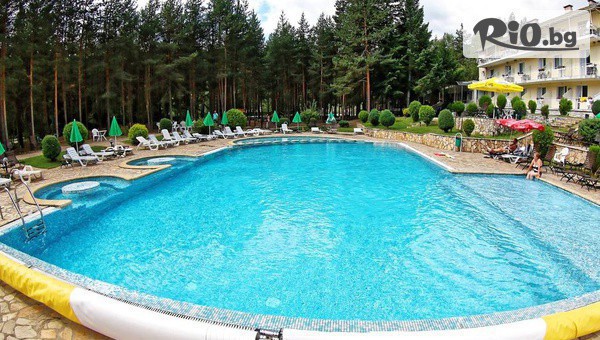 Изгодна лятна почивка във Велинград до 15 Септември! Нощувка със закуска и вечеря + външен басейн, от Хотел Зора