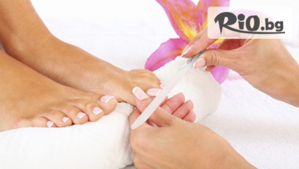 Красиви крачета! Класически педикюр с лак - за 12.90лв, от Студио за красота MAYA