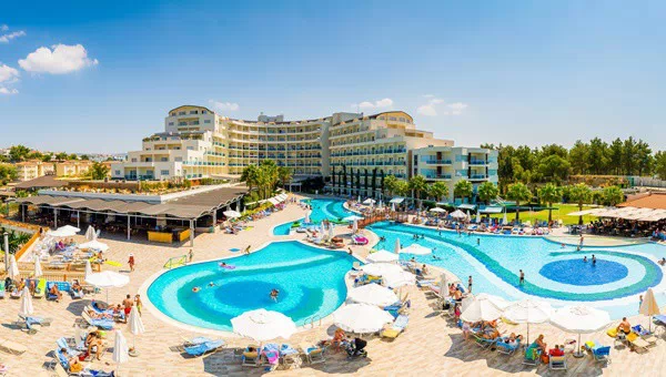 LAST MINUTE Луксозна почивка 2025г. в Кушадасъ! 5 Ultra All Inclusive нощувки в Sealight Resort Hotel 5* + басейни и СПА + Безплатно за дете до 13 г.