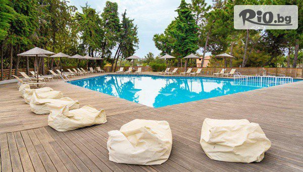 Септемврийска почивка на о-в Тасос! 5 или 7 нощувки със закуски и вечери + басейн, шезлонг и чадър в Hotel Zое 4*, от Солвекс