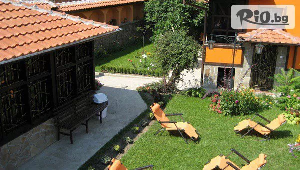 Почивка с компанията в Къща за гости При Чорбаджийката, Калофер 30.04! Нощувка за до 17 човека в цяла къща