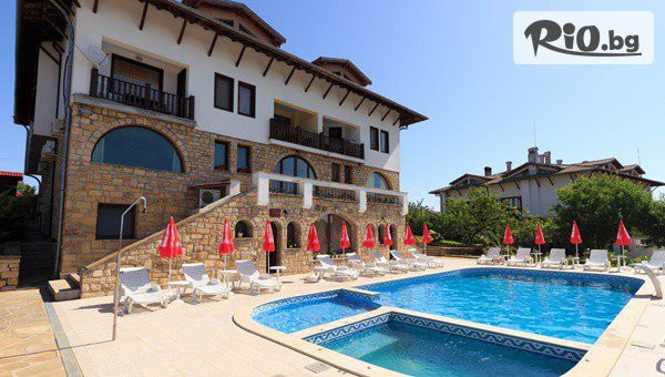 Лукс, спокойствие и природа в сърцето на Арбанаси! Нощувка, закуска и вечеря + външен басейн, 2 външни топли джакузита, вътрешен релакс басейн и релакс зона, от СПА хотел Винпалас