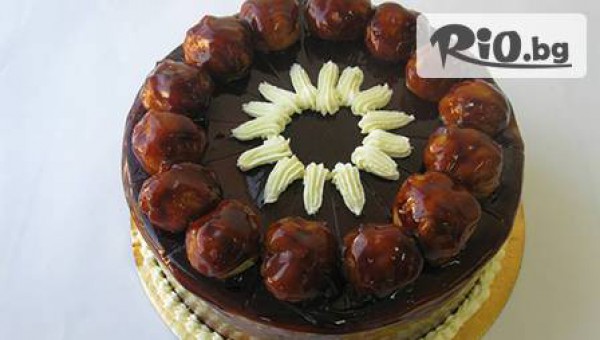 Еклерова торта 2.100 кг. или торта чийзкейк 1.300 кг. - всяка с 14 парчета само за 12.90 лв  от Верига сладкарници Bell