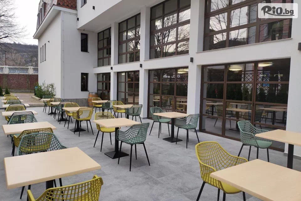 Семеен хотел Покрит Мост